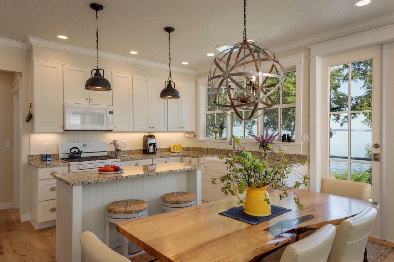 Orcas Beach Cottage Eastsound Экстерьер фото